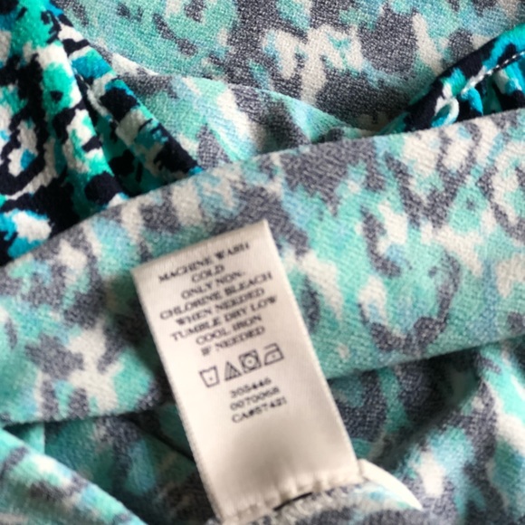 Beautiful, flattering, top NWOT 🍁 - Picture 8 of 8